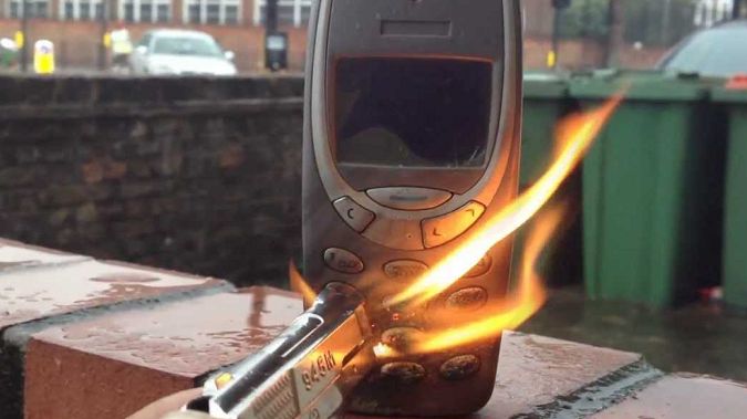 Gadżetomamia. Microsoft prosi: w memach też używajcie naszej nowej nazwy. Będzie Microsoft 3310 1