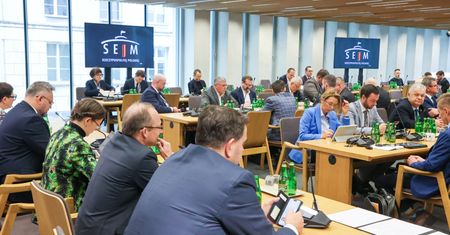 Jawność cen mieszkań na komisji. Posłowie PiS wyszli z sali