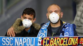 Liga Mistrzów. Napoli - Barcelona. Strach przed koronawirusem. Kibice założyli maseczki (galeria)