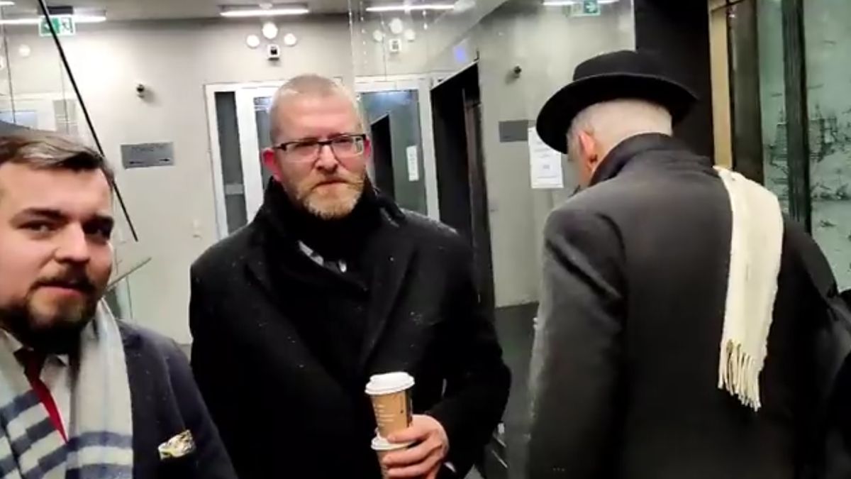 Posłowie Konfederacji nie chcieli jechać z innym posłem. Wszystko nagrali na telefonie