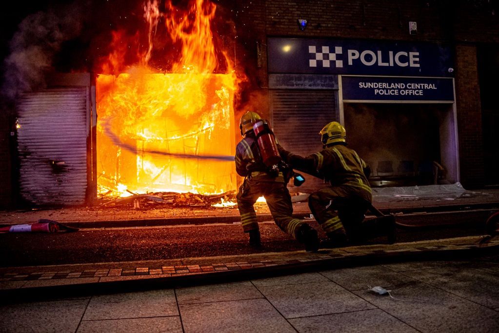 Riots in the United Kingdom. 400 people have already been arrested