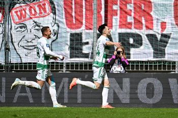 Lechia Gdańsk prawie pewna utrzymania w Ekstraklasie. Grad goli w Gdańsku. Śląsk Wrocław i Stal Mielec spadły do 1. ligi