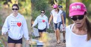 Wyluzowane Kendall i Caitlyn Jenner w mało zobowiązujących stylizacjach spacerują po Malibu z psem (ZDJĘCIA)