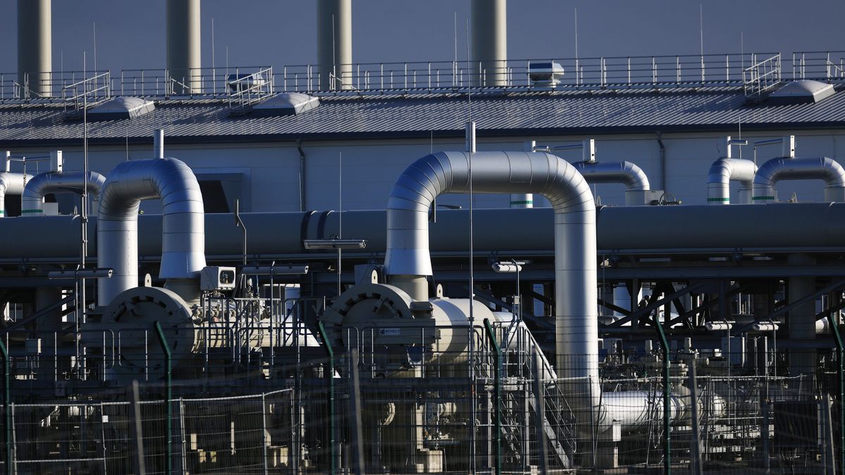 The gas receiving compressor station of the Nord Stream 2 natural gas pipeline in Lubmin, Germany, on Friday, Jan. 13, 2023. TotalEnergies and Swiss energy trader MET Group booked capacity at a new LNG terminal in Lubmin, helping boost supplies to Europe's biggest economy as it looks to replace Russian gas. Photographer: Krisztian Bocsi/Bloomberg via Getty Images
