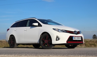 Toyota Auris Touring Sport - solidny standard