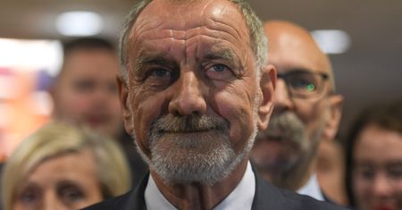 Ponad 300 tysięcy złotych. Ujawniamy dochody ojca prezydenta Polski