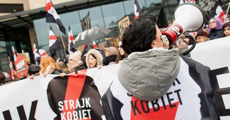 Strajk mimo pandemii. Dziewuchy Dziewuchom przeciwko zaostrzeniu ustawy antyaborcyjnej