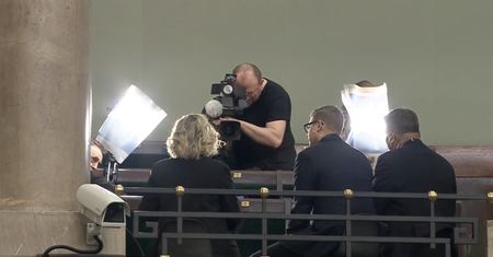 Spojrzał groźnie na galerię. Marszałek udzielił reprymendy dwóm posłom