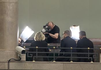 Spojrzał groźnie na galerię. Marszałek udzielił reprymendy dwóm posłom