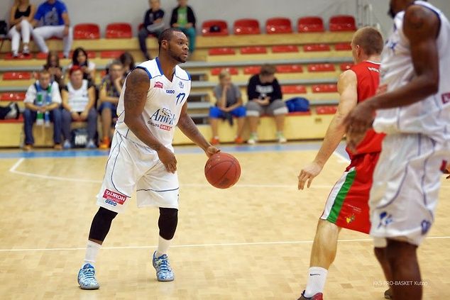Deonta Vaughn zdobył 24 punkty, 6 asyst i 4 zbiórki w finale turnieju w Kutnie