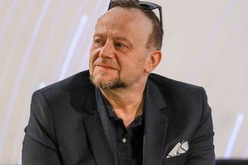 Ma znaną córkę. Nie każdy wie, że są ze sobą spokrewnieni