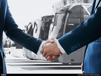Korupcja przy przetargach na autobusy elektryczne. CBA zatrzymało cztery osoby, w tym samorządowca