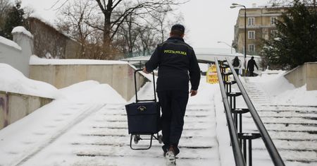 "Nie ma tu pomyłki". Związkowcy ujawnili pensje w Poczcie Polskiej