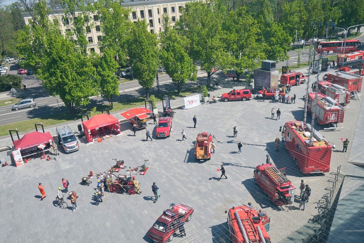 Piknik strażacki na Placu Teatralnym