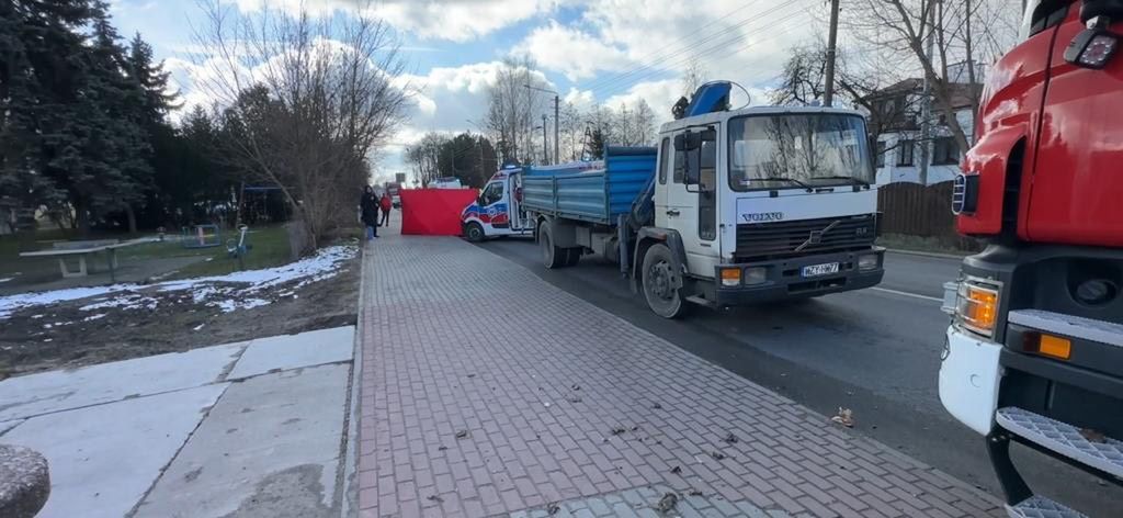 Ciężarówka potrąciła dwie nastolatki