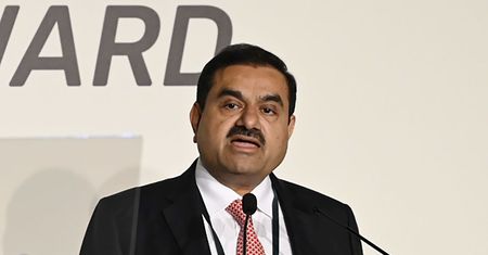 Miliarder w tarapatach. Gautam Adani w jeden dzień stracił ponad 20 mld dolarów