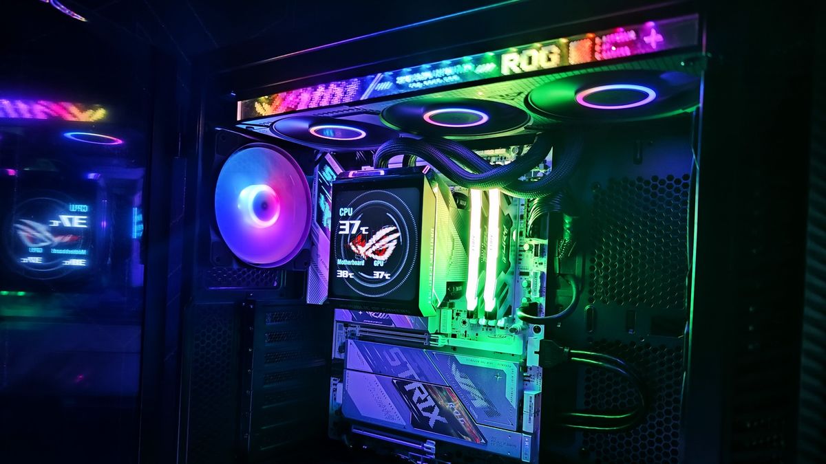 Chłodzenie ASUS ROG Strix SLC IV 360 ARGB LCD upiększy komputer