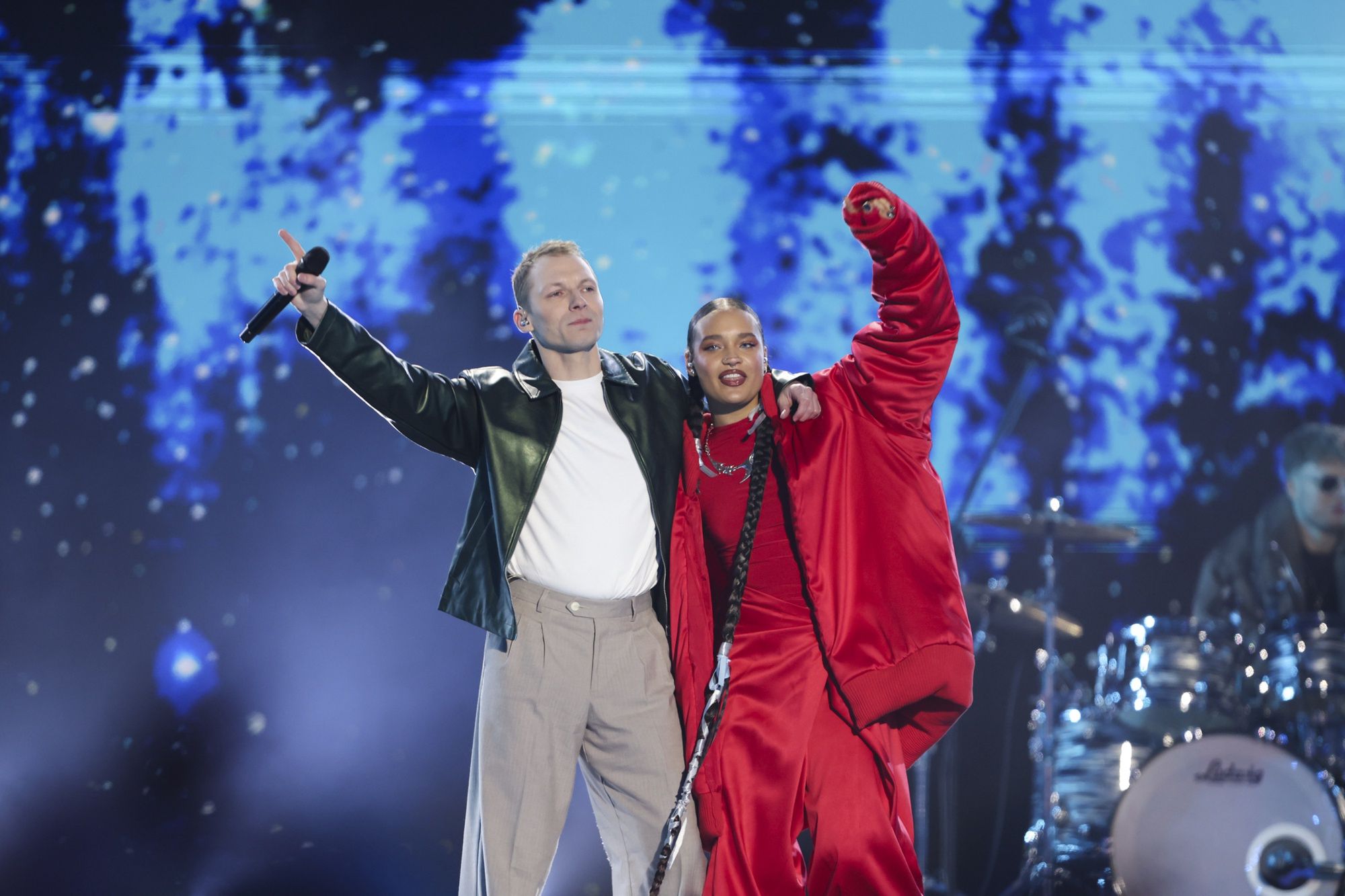 Igor Herbut, Sara James