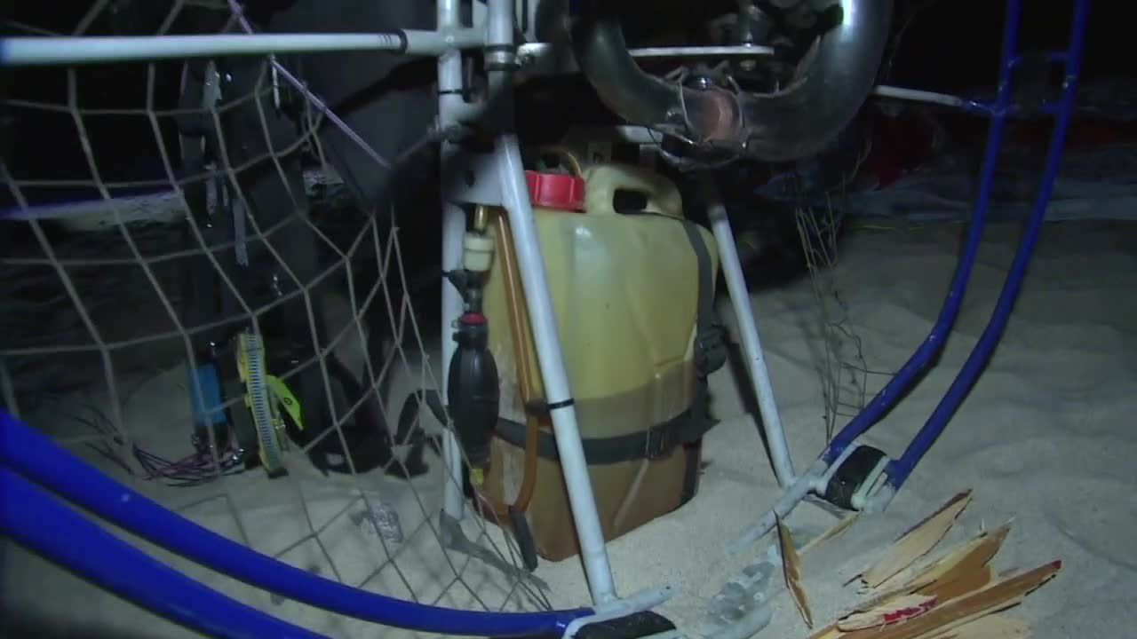 Paralotnia wleciała w ludzi na plaży w Chłopach