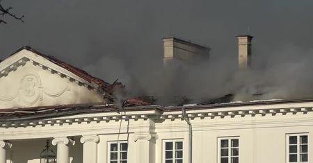 Pożar zabytkowego pałacu w Korczewie pod Siedlcami. 200 strażaków w akcji