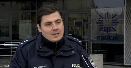 Paskiem od spodni w karoserię, a potem w głowę innego mężczyzny. Agresywny kierowca z Łodzi zatrzymany