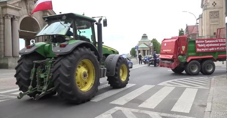Zachodniopomorscy rolnicy zaostrzyli protest. Traktory na ulicach Szczecina