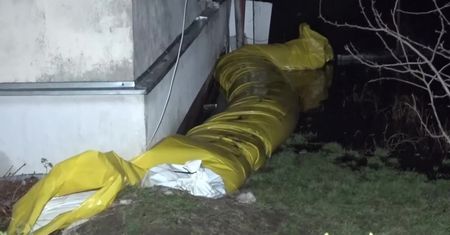 Stan pogotowia przeciwpowodziowego w Elblągu. Porywisty wiatr wywołał “cofkę” wód z Zalewu Wiślanego do rzeki Elbląg