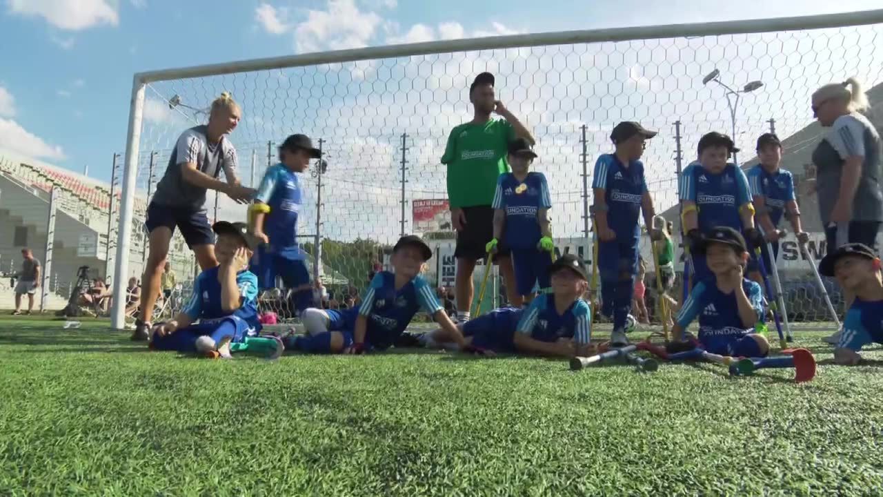 Amfutbolowy Junior Camp wraca do Polski. Na boiskach warszawskiej Legii biorą w nim udział dzieci z całego świata