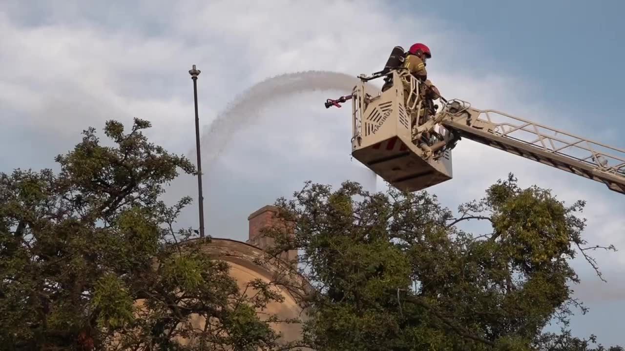 “Doszło do zaprószenia ognia”. Pożar w budynku dawnego dworca towarowego w Bydgoszczy