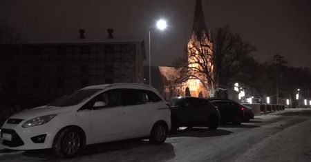 Zarzuty za uszkodzenie kilku samochodów w Szczecinku. Podejrzanemu grozi do 5 lat więzienia