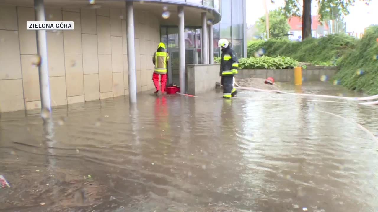 Podtopienia po ulewach w Zielonej Górze i Szczecinie.