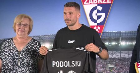 Lukas Podolski oficjalnie piłkarzem Górnika Zabrze.