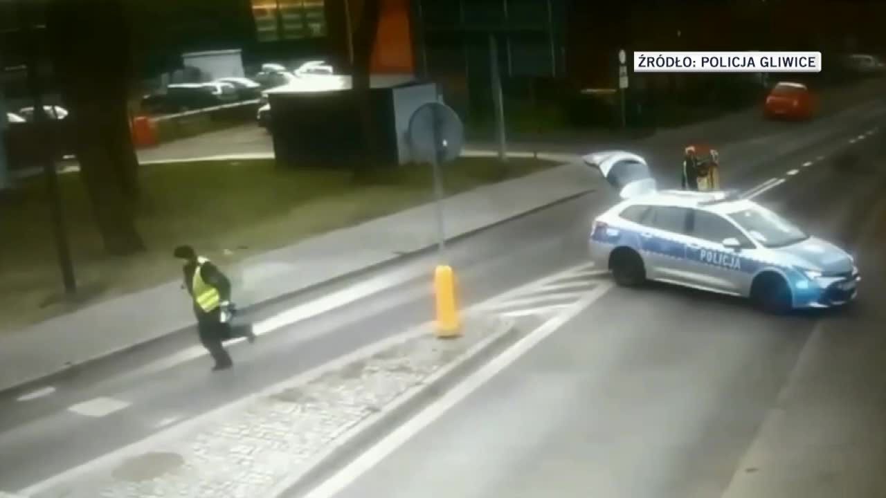 Potrącił rowerzystę i uciekł. Gdy przejeżdżał obok jeszcze raz, zatrzymali go policjanci