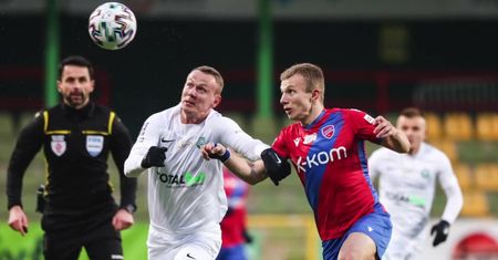 Rzut karny w 90. minucie dał ekipie Rakowa zwycięstwo nad Wartą Poznań.