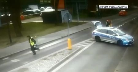 Potrącił rowerzystę i uciekł. Gdy przejeżdżał obok jeszcze raz, zatrzymali go policjanci