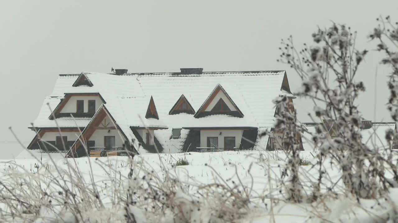 W dole ciągle złota jesień, a na Kasprowym już śnieg. I to całkiem sporo