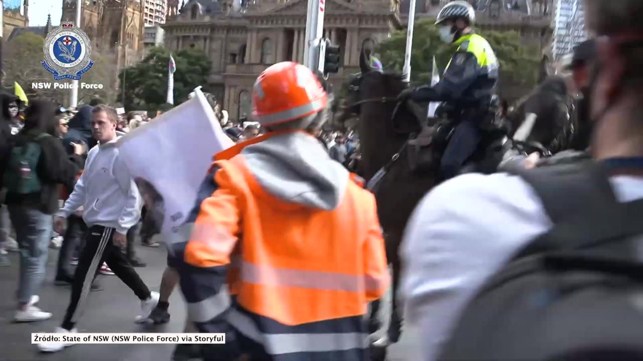 Zamieszki podczas protestu przeciwko kolejnemu lockdownowi w Melbourne.