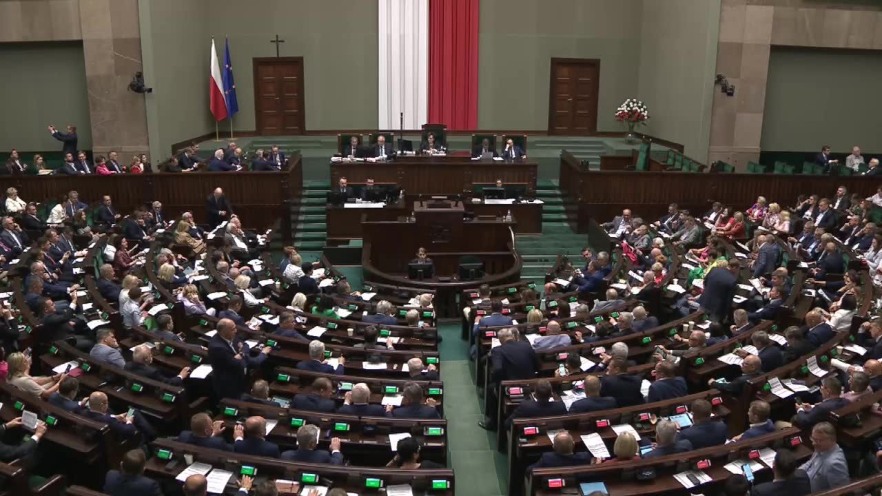 Sejm przegłosował ustawę ws. waloryzacji świadczenia 500+ do 800 zł