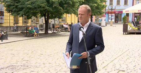 “Nieusuwalna wada prawna”. D. Tusk przekonuje, że A. Glapiński nie miał prawa kandydować na drugą kadencję