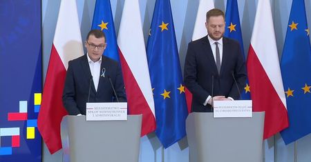 Sejm przyjął z poprawkami ustawę o pomocy obywatelom Ukrainy. MSWiA: Rejestracja uchodźców rozpocznie 16 marca