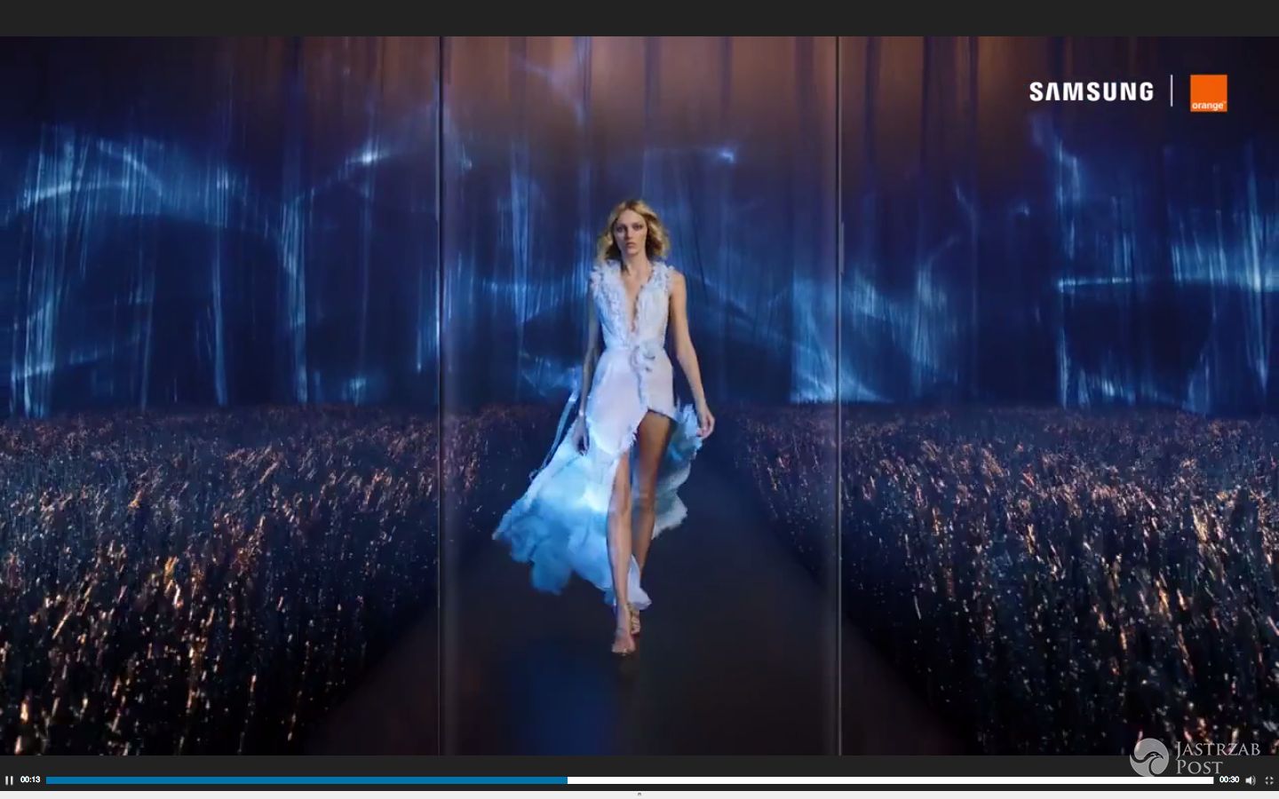 Anja Rubik w reklamie Orange