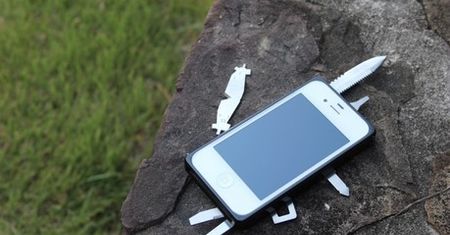 iPhone z narzędziami