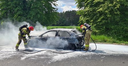 Na DK11 zapalił się samochód