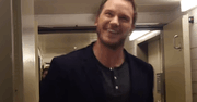 Sylwester Wardęga rozbił bank! Wkręcił gwiazdę Jurassic World [wideo]
