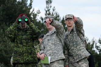 Amerykańscy żołnierze w Polsce. Dziś ćwiczyli spadochroniarze