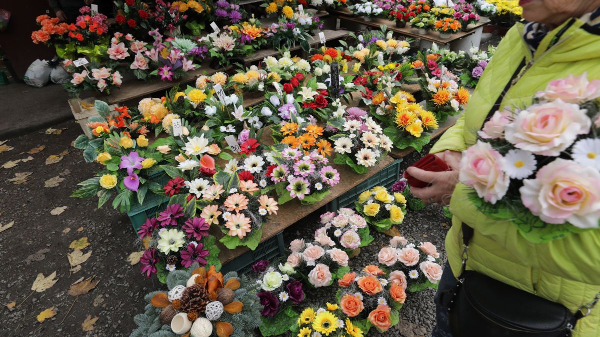 Wszystkich Świętych 2024. Czesi robią zakupy w Polsce