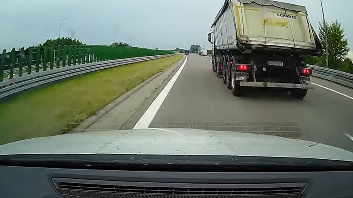 Groźna sytuacja na drodze z udziałem ciężarówki i osobówki.