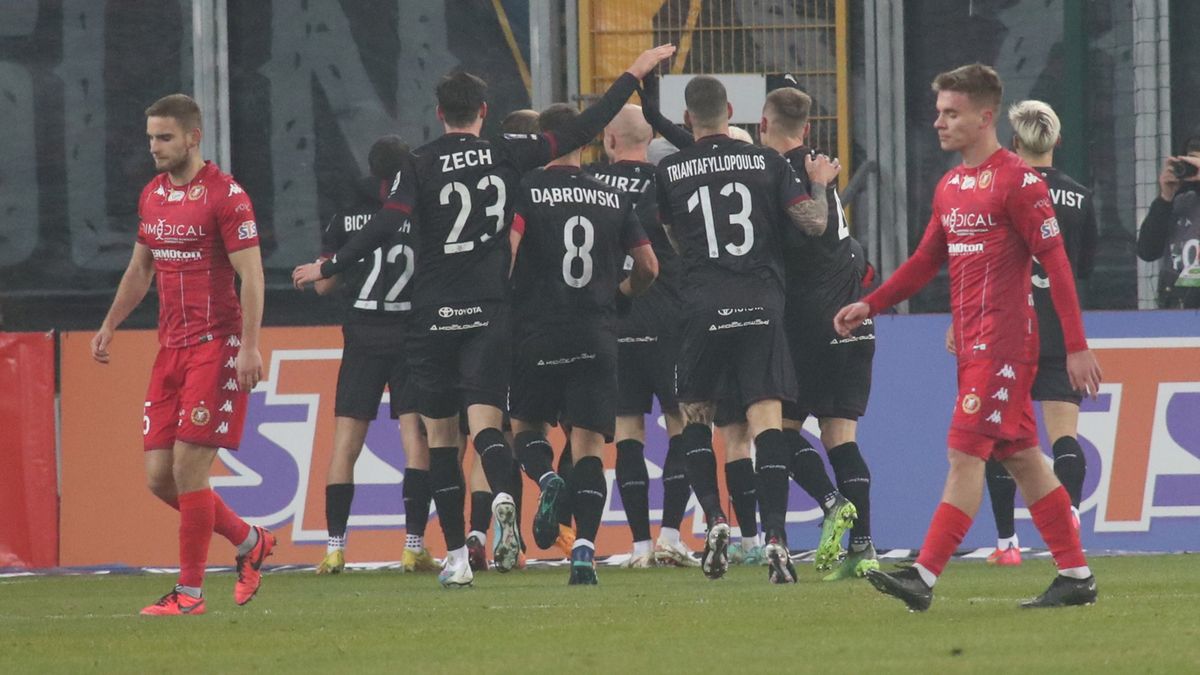 PAP / Marian Zubrzycki / Na zdjęciu: radość piłkarzy Pogoni Szczecin