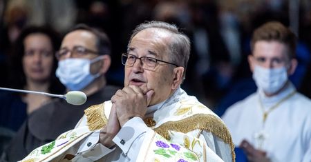 Urodziny Radia Maryja. Ojciec Rydzyk ucałował prezent od prezydenta
