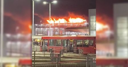 Potężny pożar na lotnisku Londyn-Luton. Wszystkie loty odwołane, w tym również z i do Lublina